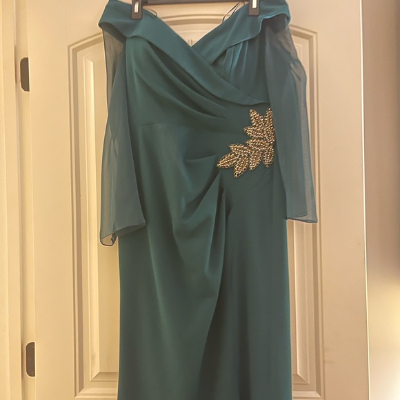 Emerald Green off shoulder Formal Dress (Custom) - Picture 2 of 5